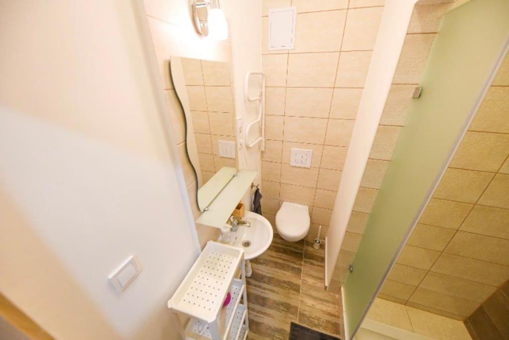 1 Bedroom Flat In Nyar Str., Central Budapešť Exteriér fotografie