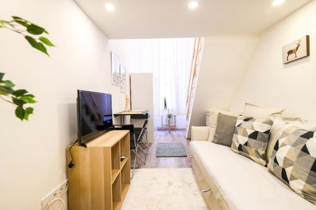 1 Bedroom Flat In Nyar Str., Central Budapešť Exteriér fotografie